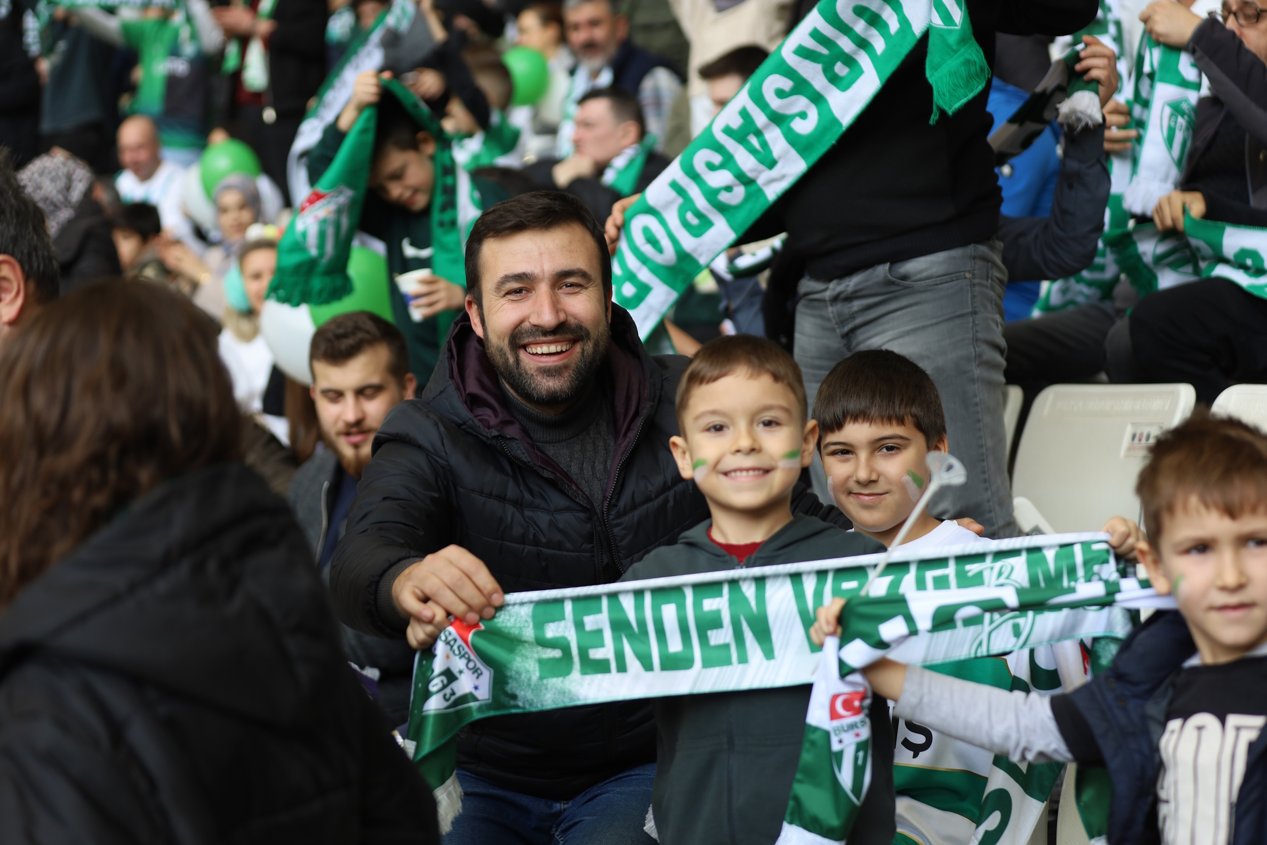 Çocuklar Bursaspor coşkusunu Büyükşehir’le yaşadı