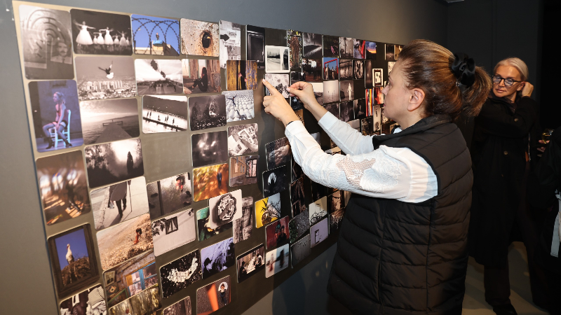 Vizör Fotoğraf Grubu'nun "Zincir" sergisi sanatseverlerle buluştu