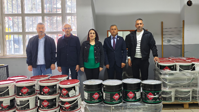 Gemlik Kent Konseyi Filli Boya desteği ile bir okul daha boyattı