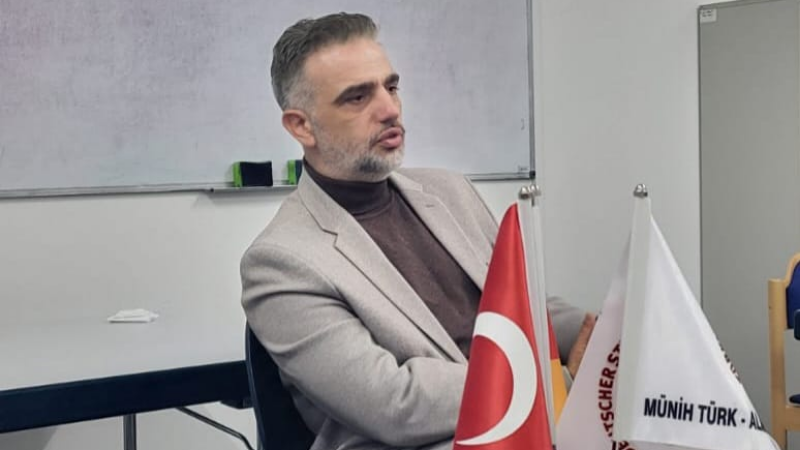 Gençler Münih'te Atatürk'ü saygı, minnet ve özlemle andı