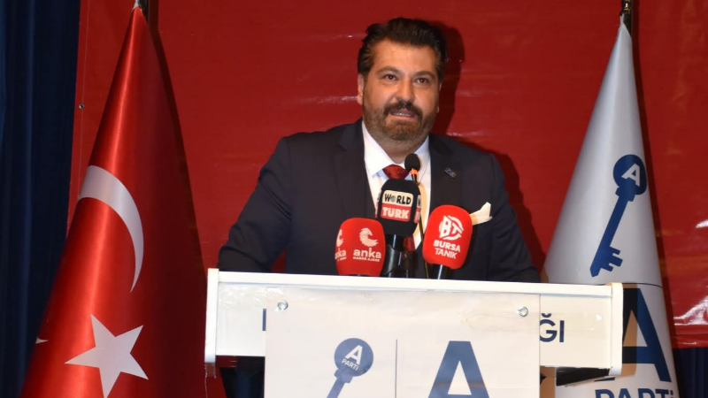 Anahtar Parti Osmangazi’nin yeni ilçe başkanı İsmail Demir oldu