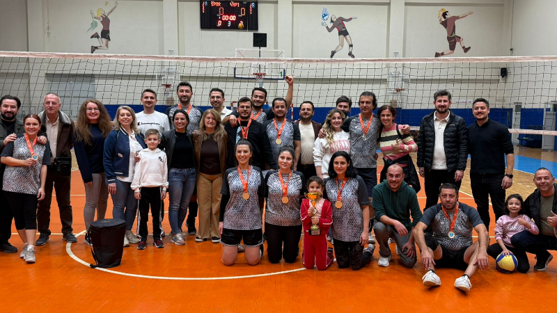 Nilüfer Belediyesi’nde voleybol turnuvası sona erdi