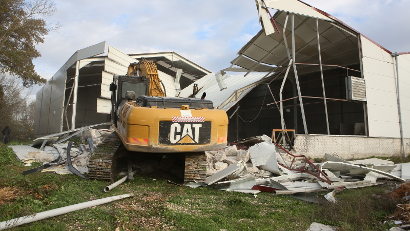 Nilüfer'de izinsiz yapılara müdahale