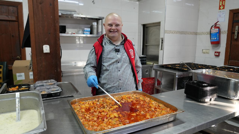 Gürsu’nun sevilen yüzü Mesut’tan anlamlı destek