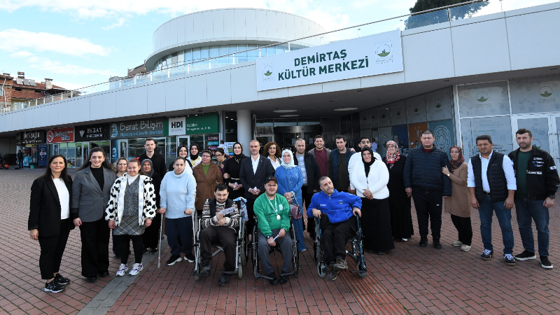 Engelli bireylerden kursiyerlere el emeği hediye