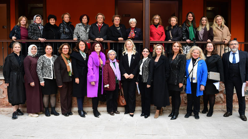 Cumhuriyetin eğitimci kadınları Osmangazi’de anıldı