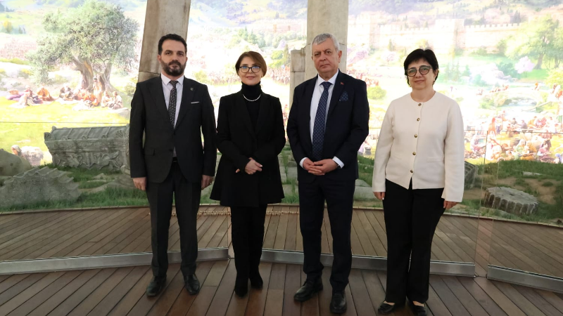 Gürcistanlı bakandan Panorama 1326’ya tam not