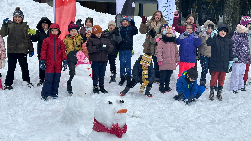 Sarıalan’da kardan adamla sanat ve eğlence buluştu