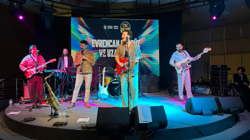 Evrencan Gündüz ve Uzaylılar Bursa’da caz gecesine damga vurdu