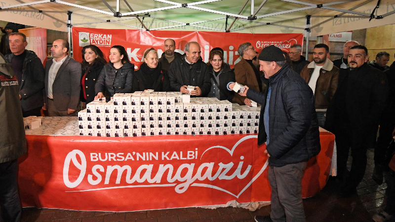 Başkan Erkan Aydın, Berat Kandili’nde vatandaşlarla buluştu