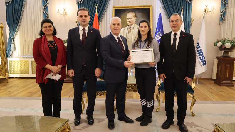 Başkan Bozbey’den örnek personele teşekkür