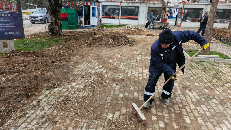 Gemlik Çarşı Meydanı yenileniyor